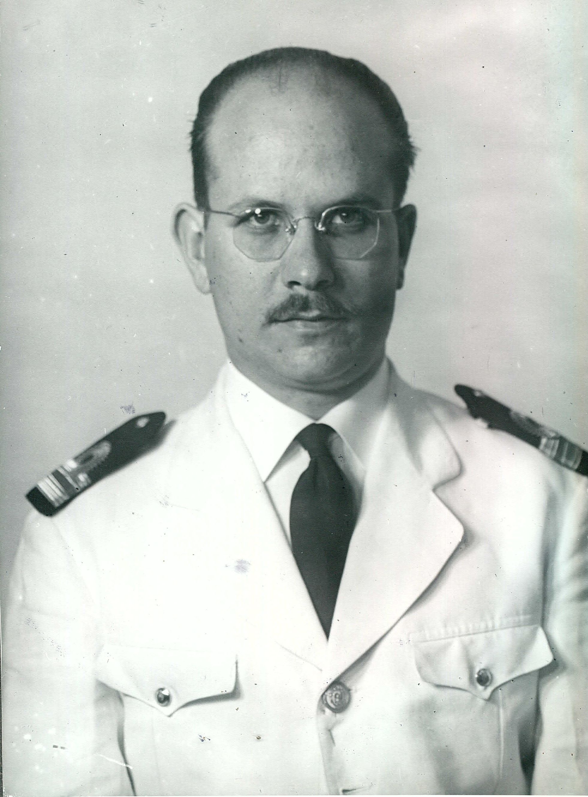Capitán de Fragata I (esp) Rubén M. De Carli