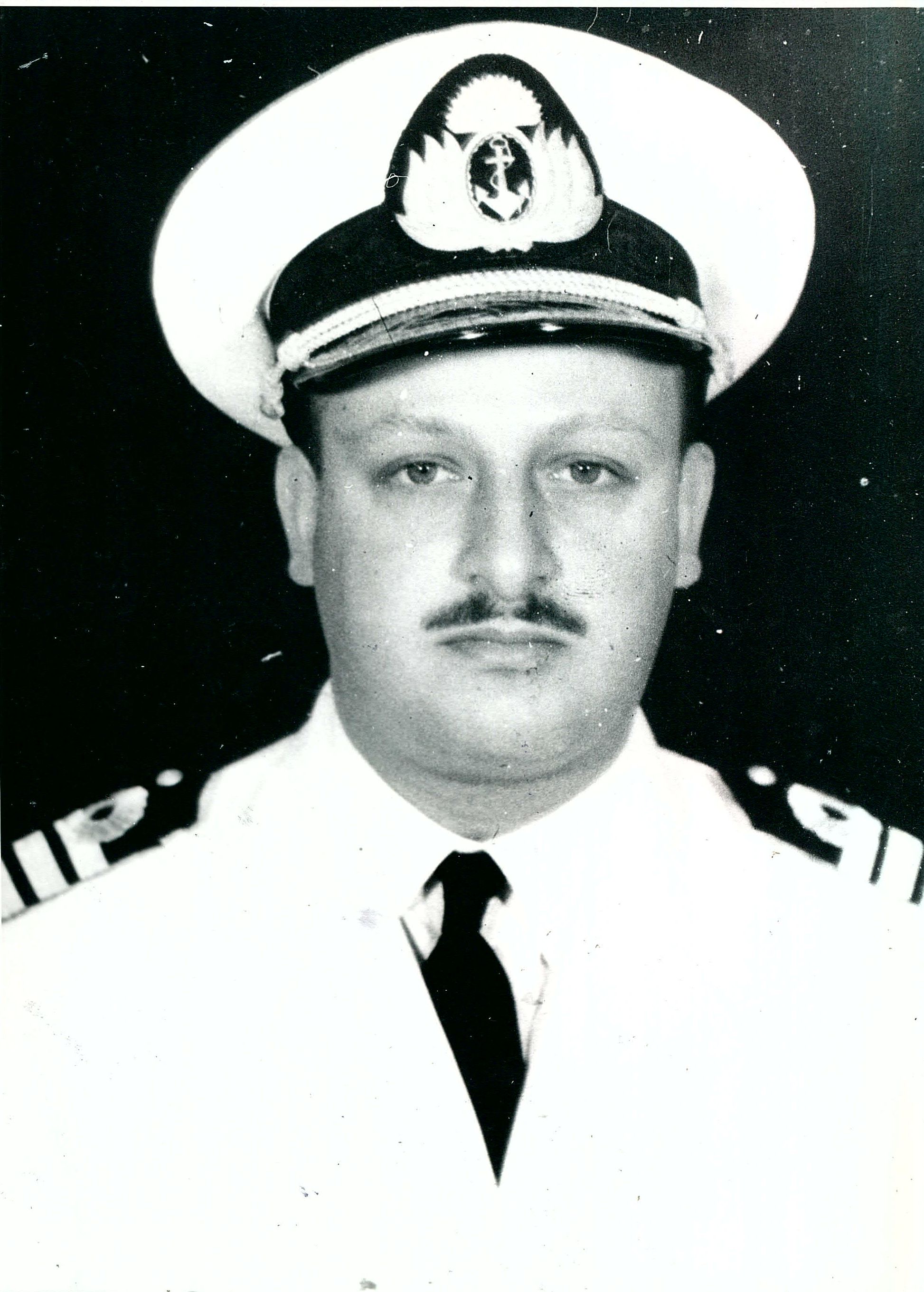 Capitán de Fragata Rolando A. Salerno