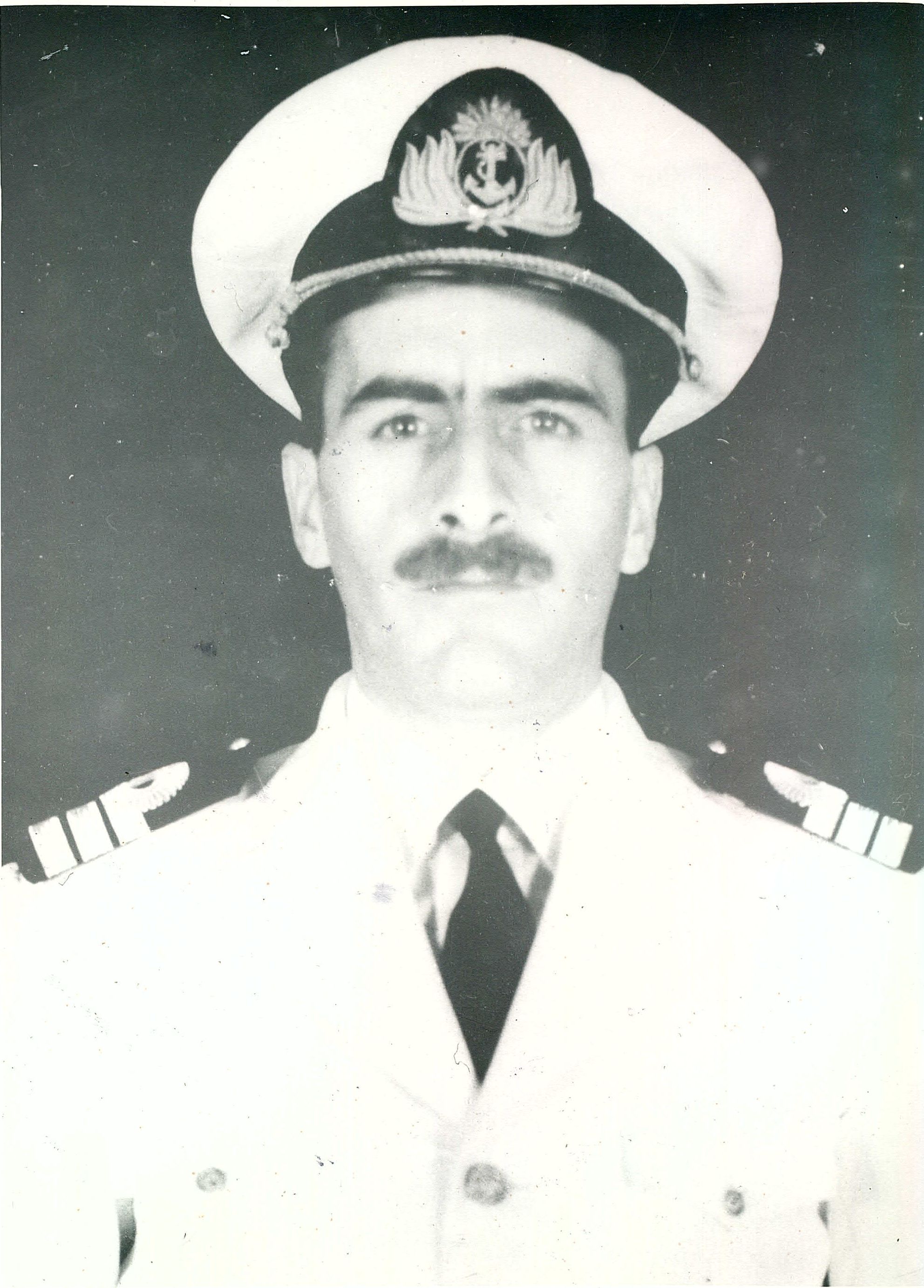 Capitán de Fragata Félix E. Fernández