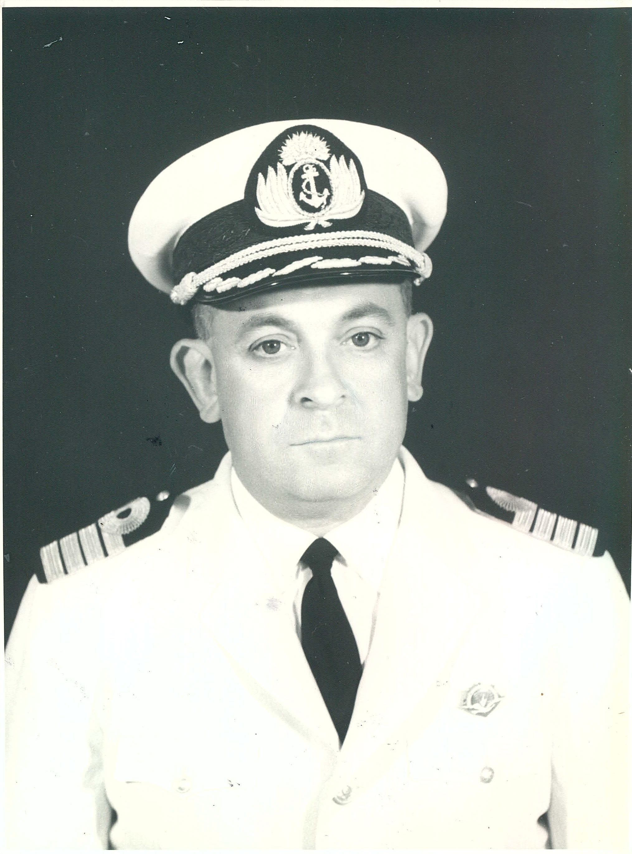 Capitán de Navío Antonio E. Speroni