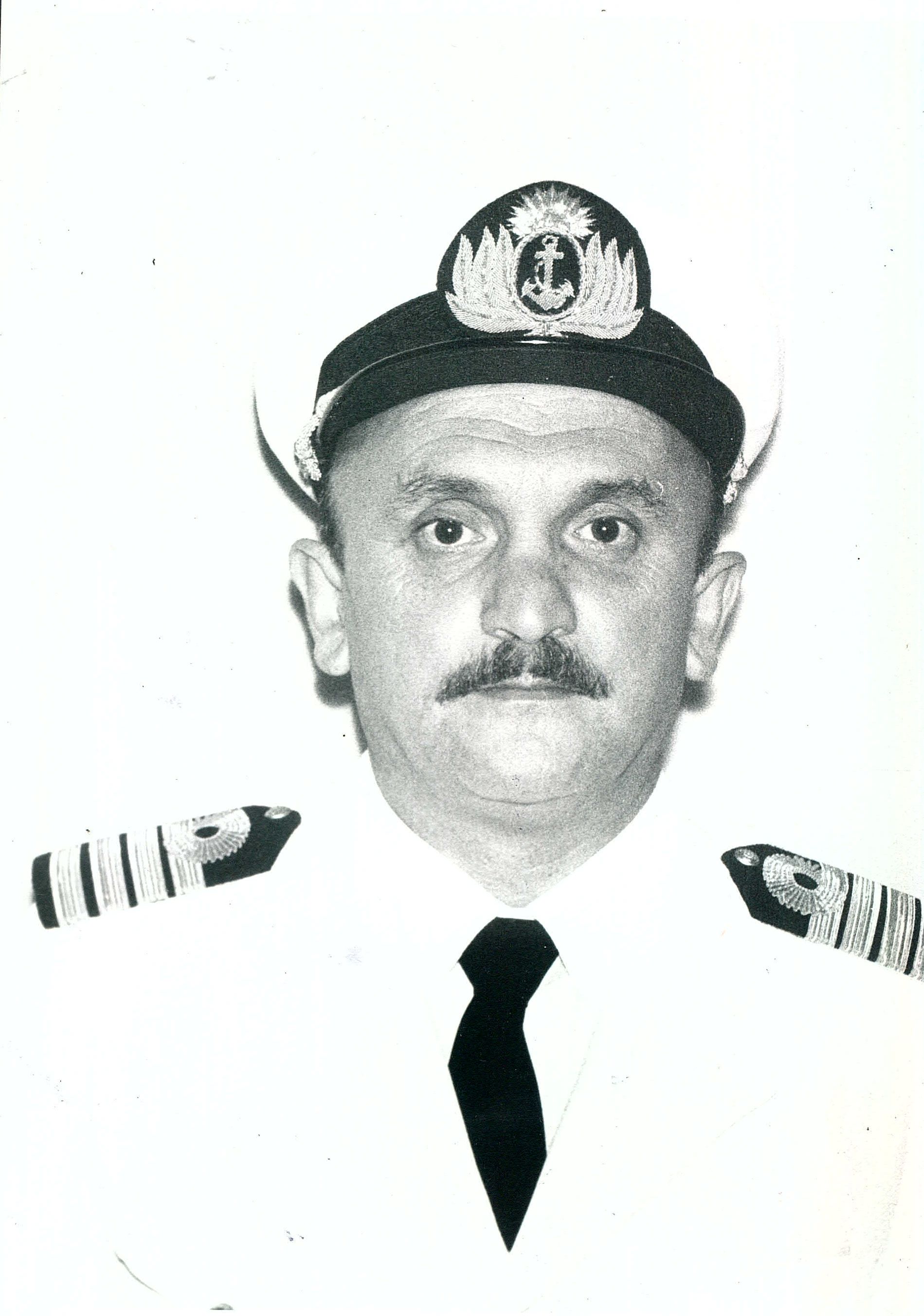 Capitán de Navío Roque L. Manrique